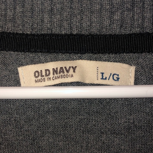Old navy sweater - Picture 2 of 3